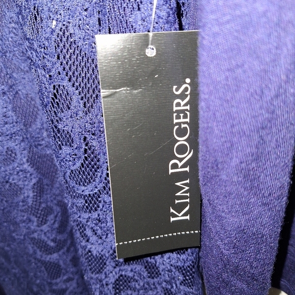 Kim Rogers 3/4 sleeve flyaway navy whimsy top in a size large. NWT. - Picture 5 of 6